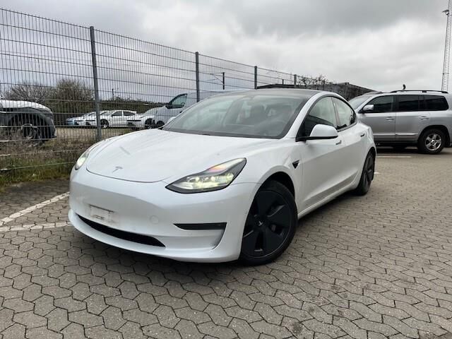 Tesla Model 3 Long Range AWD 4d