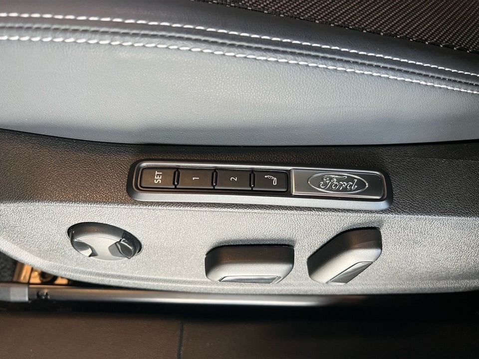 Ford Explorer 77 Select Extended Range 5d