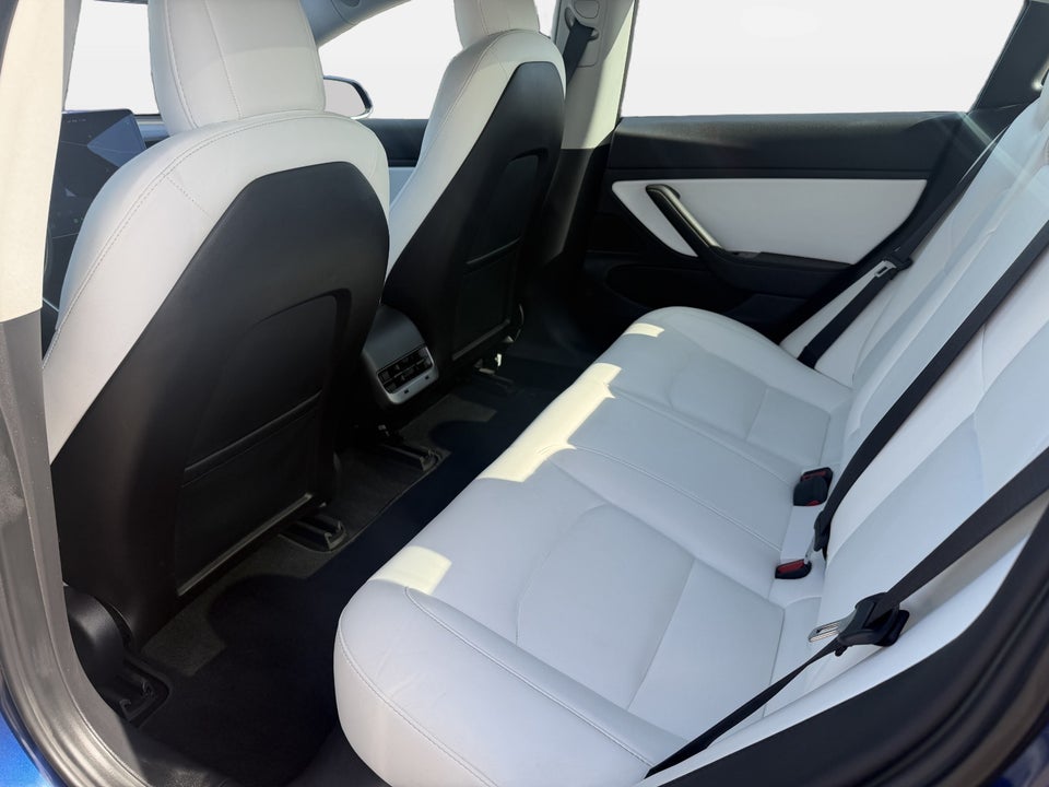 Tesla Model 3 Long Range AWD 4d