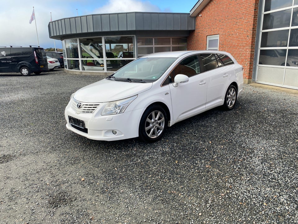 Toyota Avensis 2,2 D-CAT 177 T4 stc. 5d