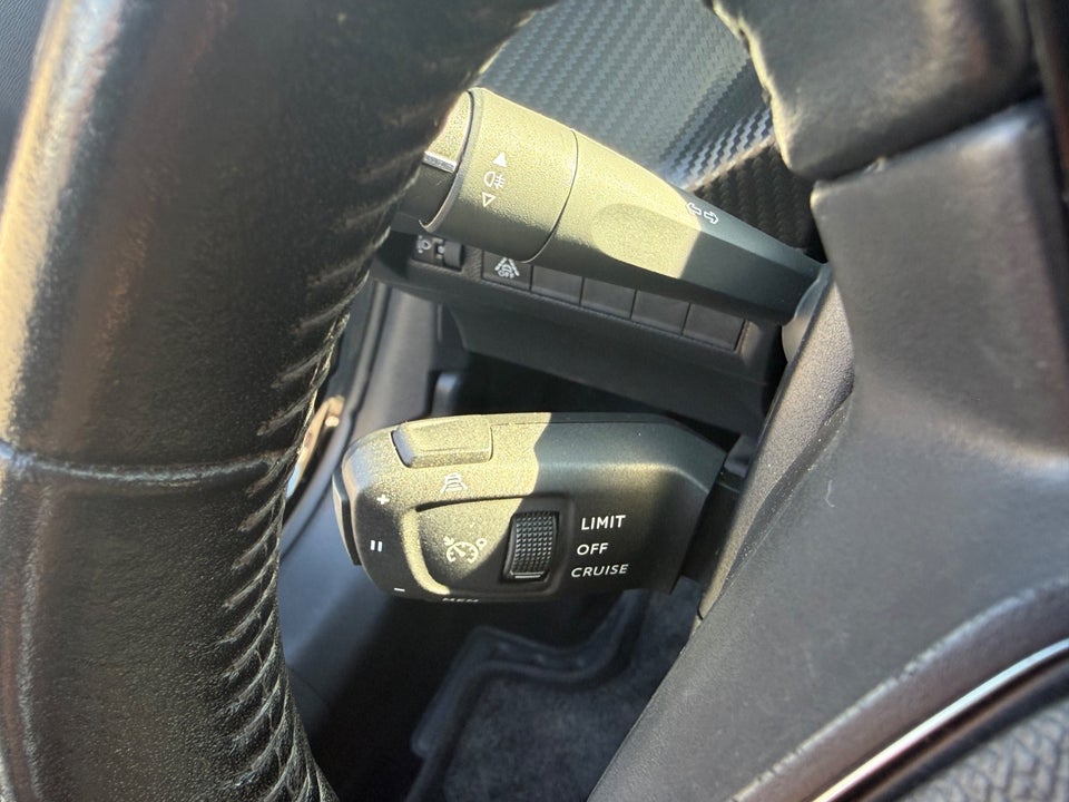 Peugeot 208 1,5 BlueHDi 100 Allure Sky 5d