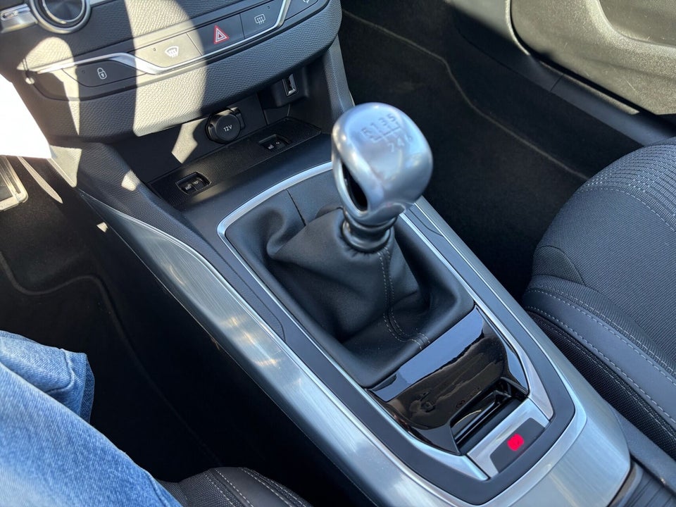 Peugeot 308 1,6 BlueHDi 120 Allure Sky SW EAT6 5d