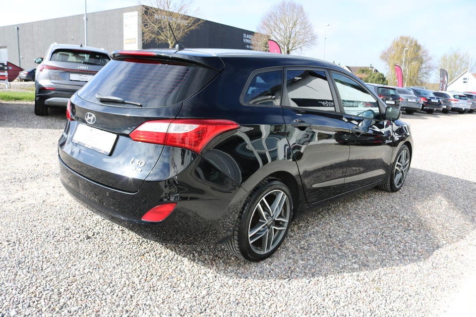 Hyundai i30 1,6 GDi XTR CW Eco 5d