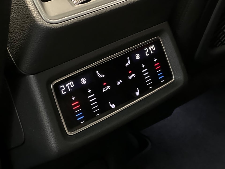 Audi Q8 e-tron 55 S-line quattro 5d