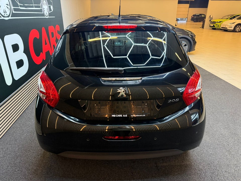 Peugeot 208 1,2 VTi Allure Sky 5d