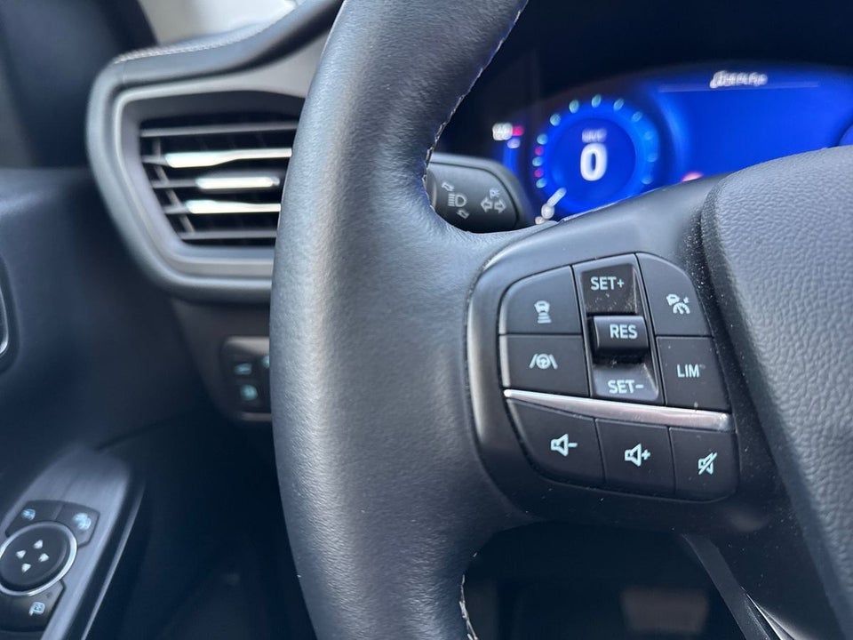 Ford Kuga 2,5 PHEV Vignale CVT 5d