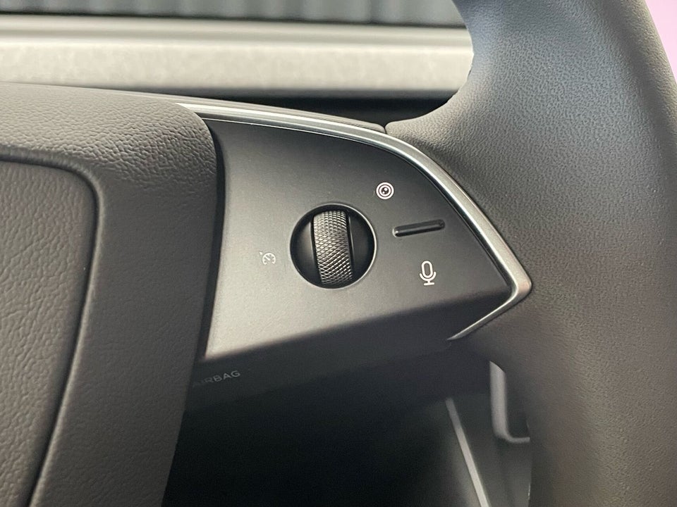 Tesla Model Y RWD 5d