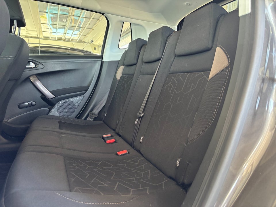 Peugeot 2008 1,2 VTi 82 Active 5d
