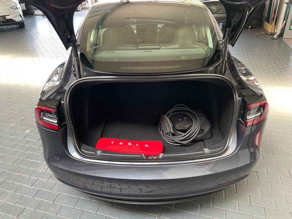 Tesla Model 3 Long Range AWD 4d