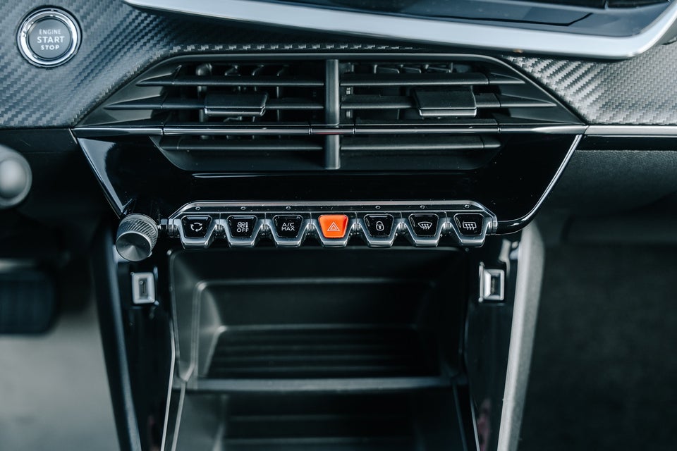 Peugeot e-208 50 Active 5d