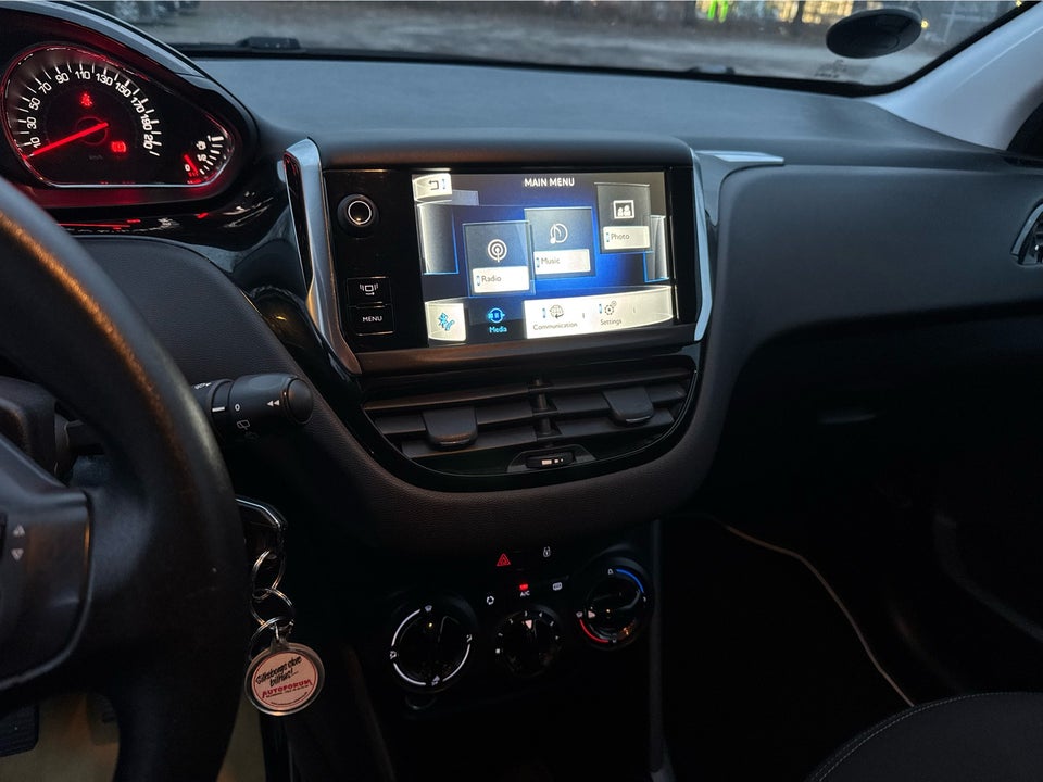 Peugeot 208 1,2 VTi Active 5d