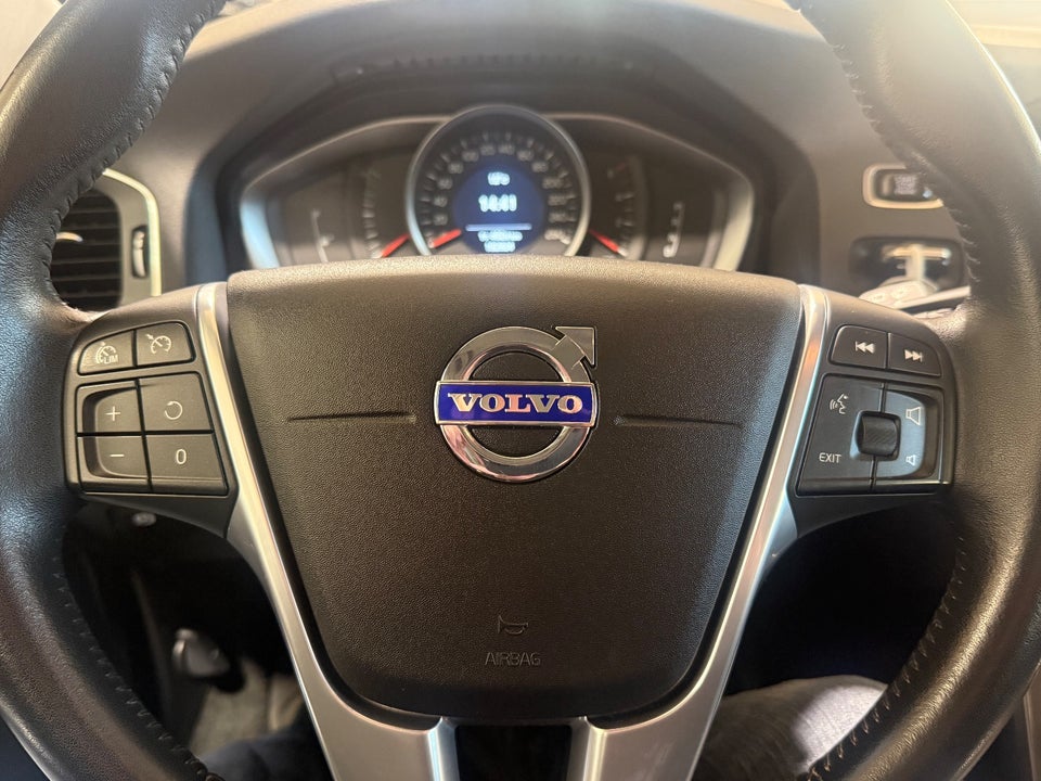 Volvo V60 2,0 D3 150 Momentum aut. 5d