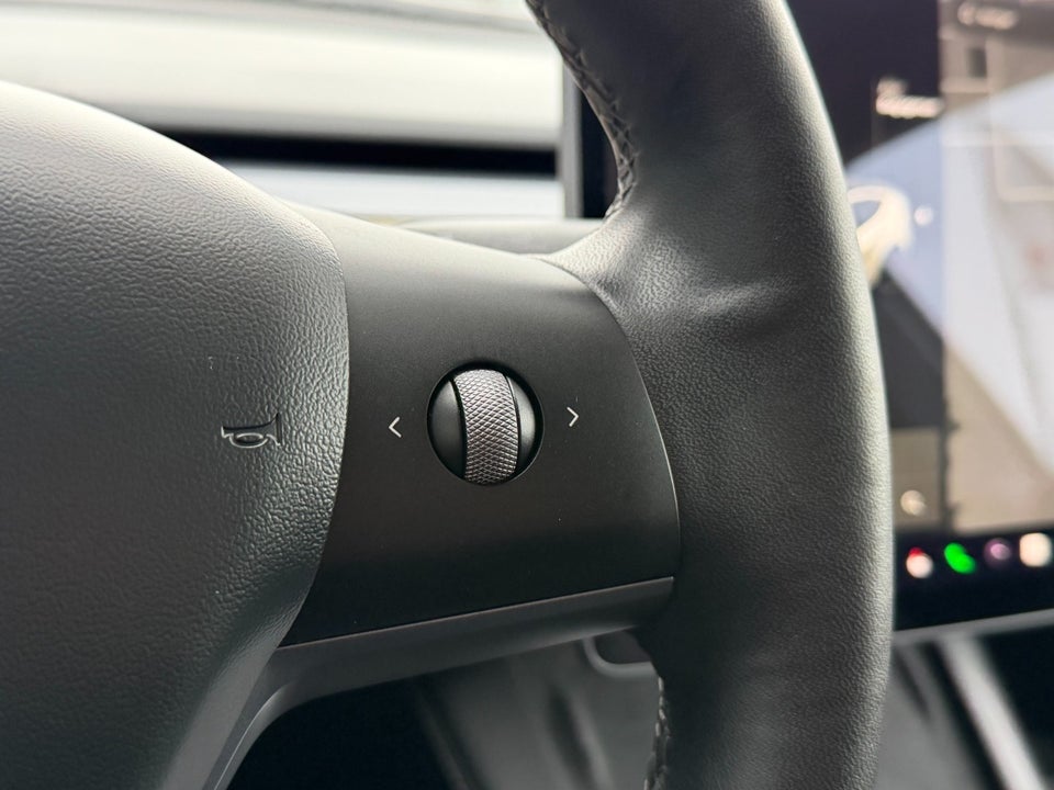 Tesla Model Y Long Range AWD 5d