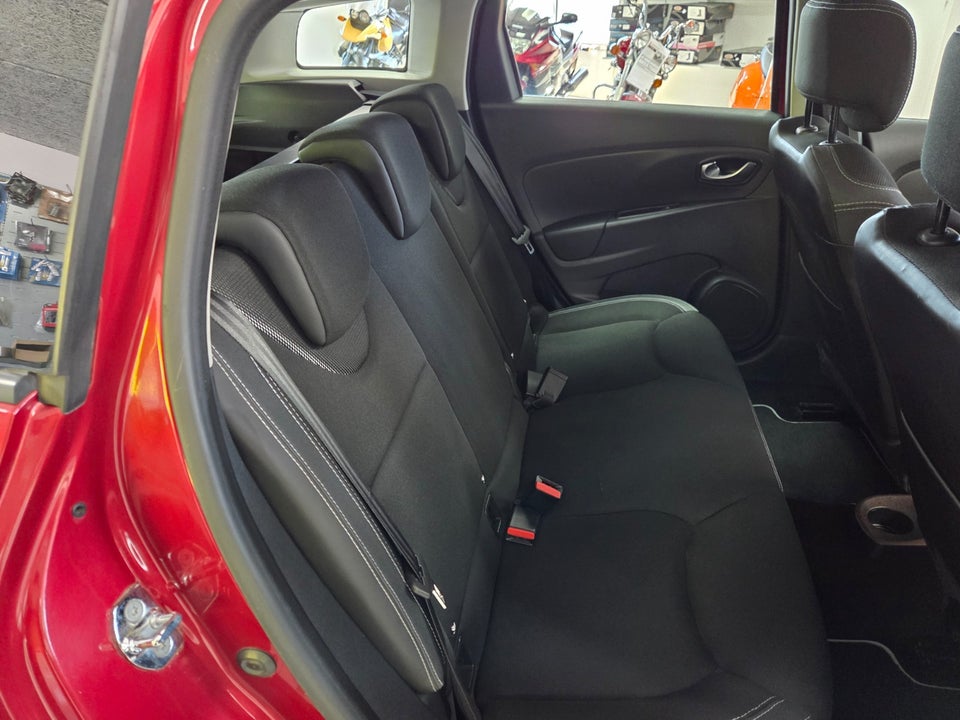 Renault Clio IV 0,9 TCe 90 Expression Sport Tourer 5d