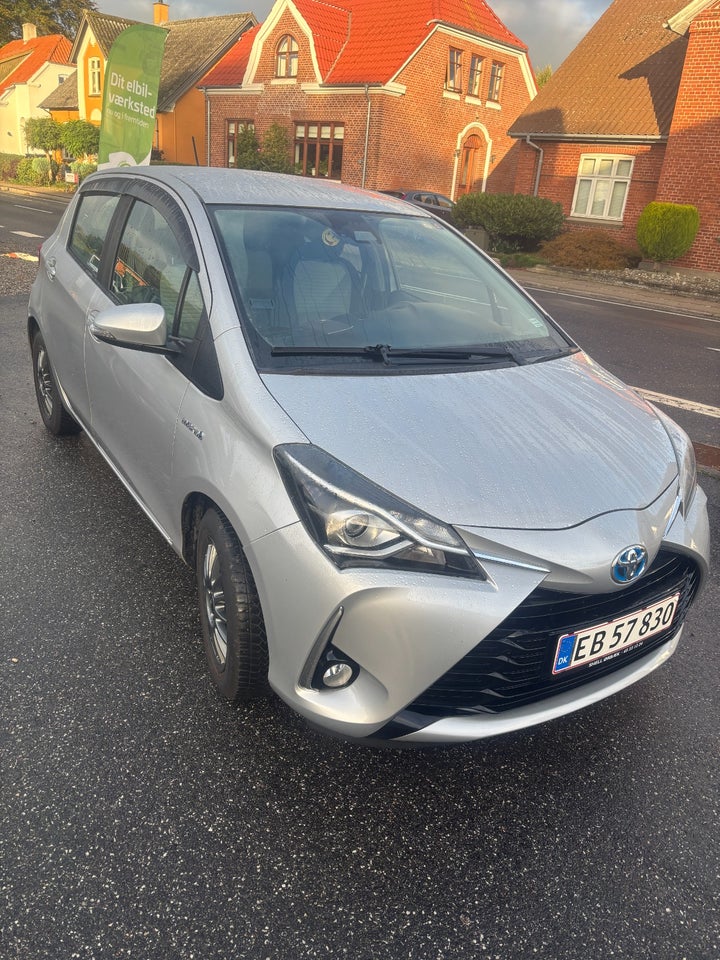 Toyota Yaris 1,5 Hybrid H1 e-CVT 5d