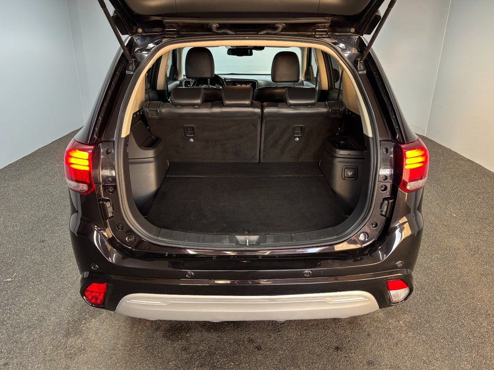 Mitsubishi Outlander 2,4 PHEV Intense CVT 4WD 5d