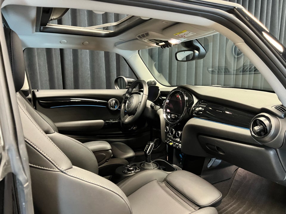 MINI Cooper SE Classic Trim 3d