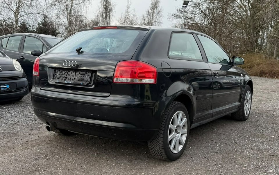 Audi A3 1,6 Attraction 3d