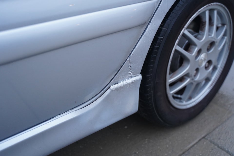 Mitsubishi Lancer 1,6 Invite 4d