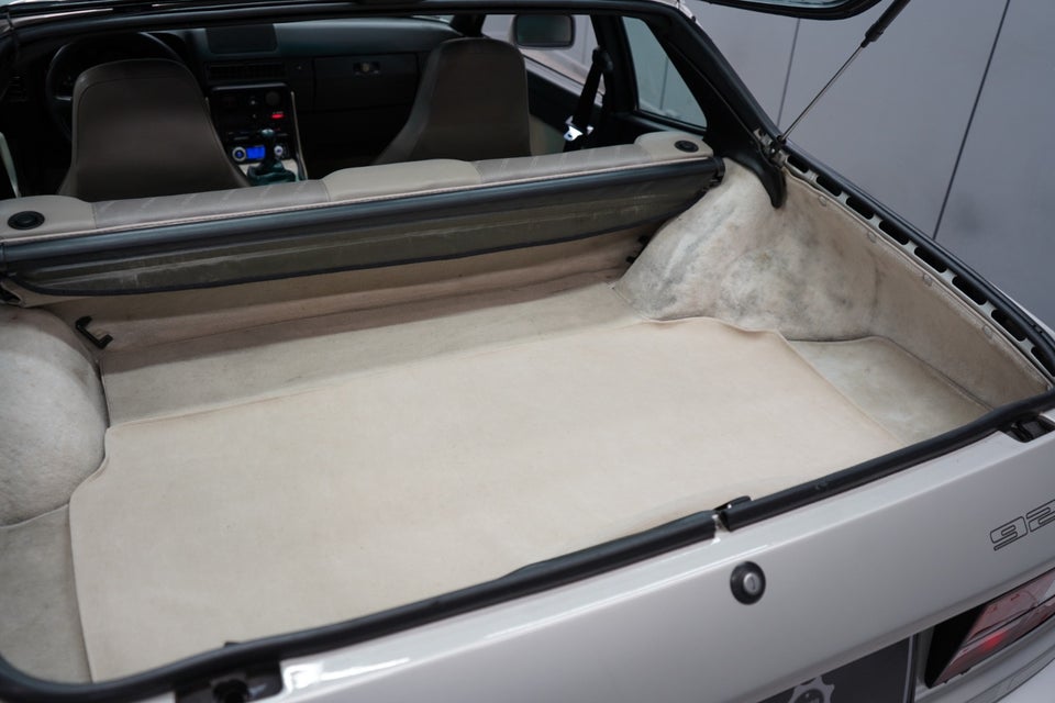 Porsche 924 2,5 S 3d