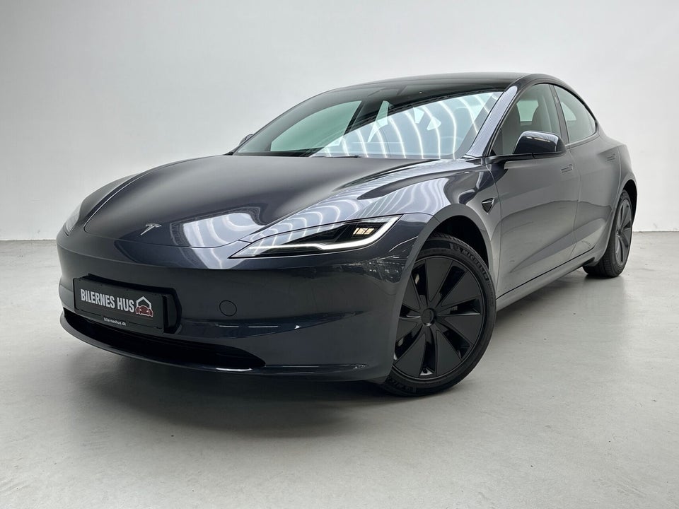 Tesla Model 3 RWD 4d