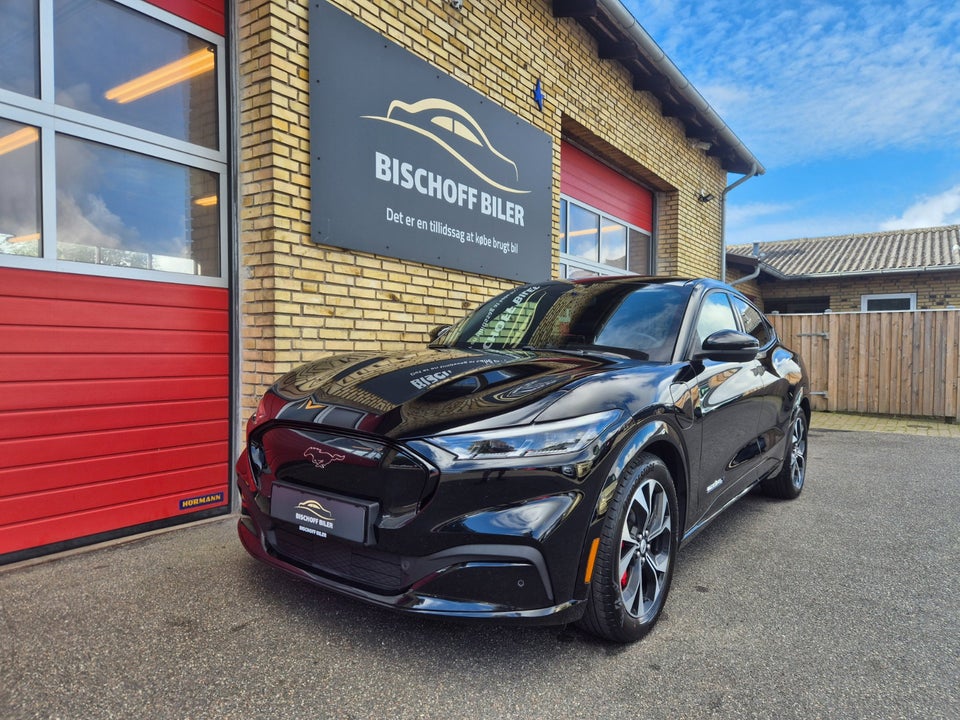 Ford Mustang Mach-E 98 Extended Range AWD 5d