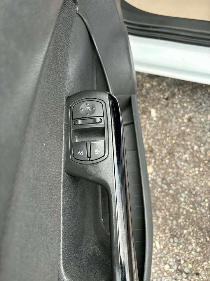 Opel Corsa 1,0 12V Edition 5d