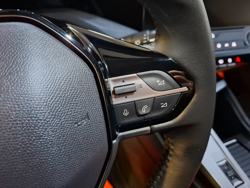 Peugeot e-308 54 Style SW 5d