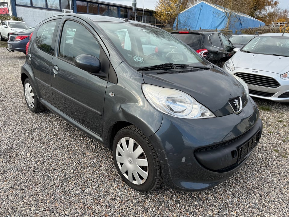 Peugeot 107 1,0 Urban 5d