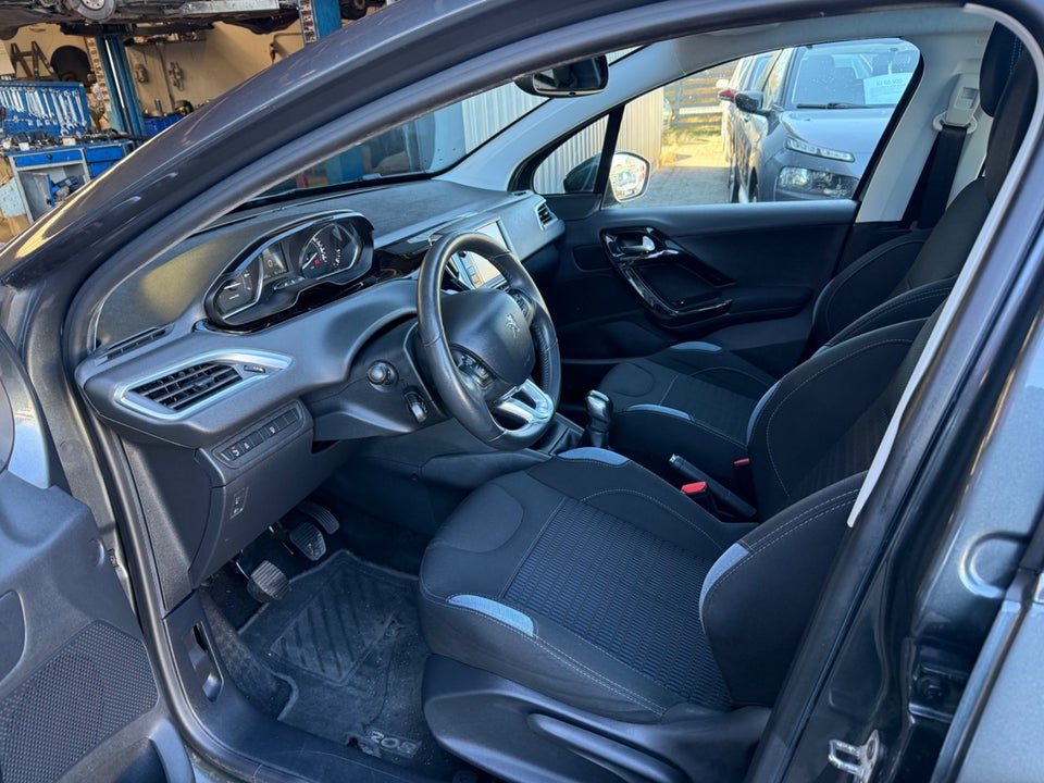 Peugeot 208 1,2 VTi 82 Allure 5d