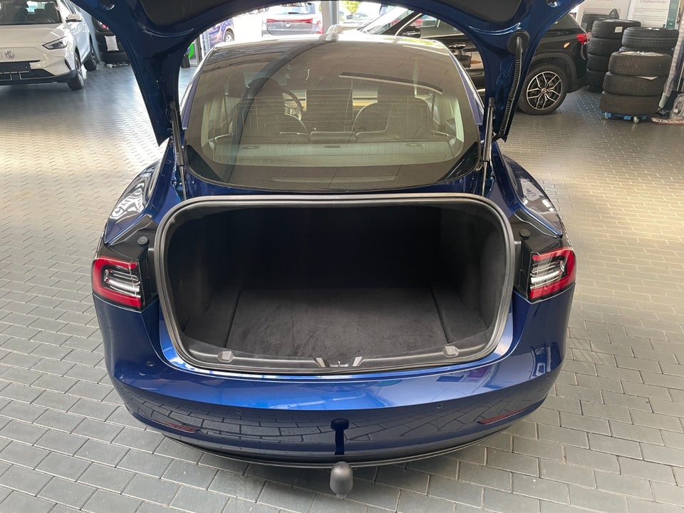 Tesla Model 3 Standard Range+ RWD 4d