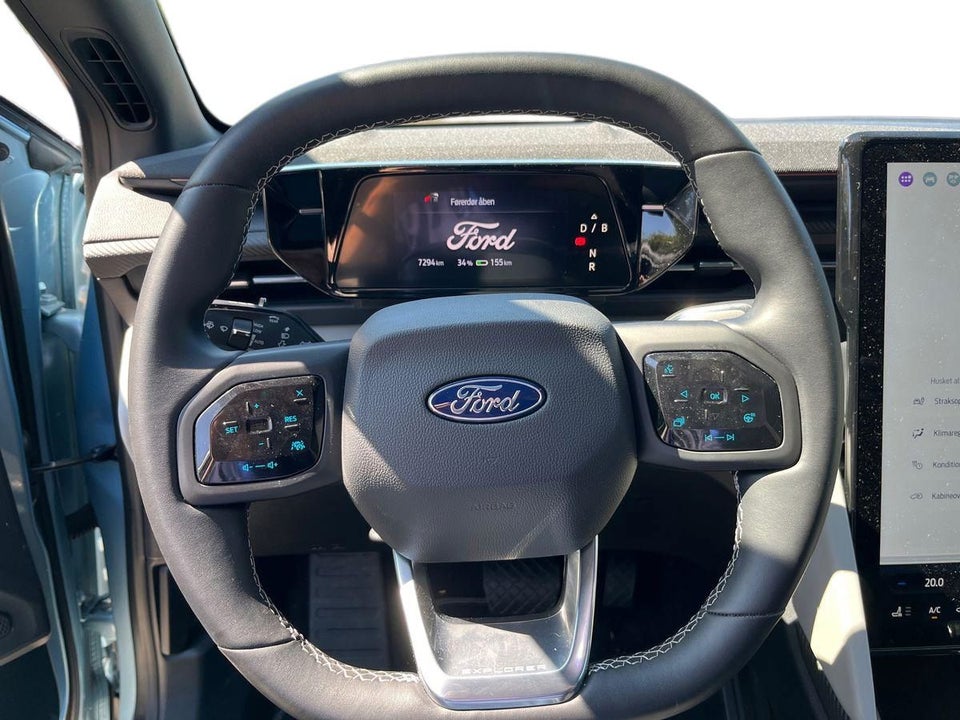 Ford Explorer 77 Premium Extended Range 5d