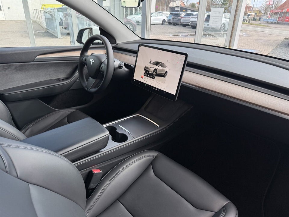 Tesla Model Y RWD 5d