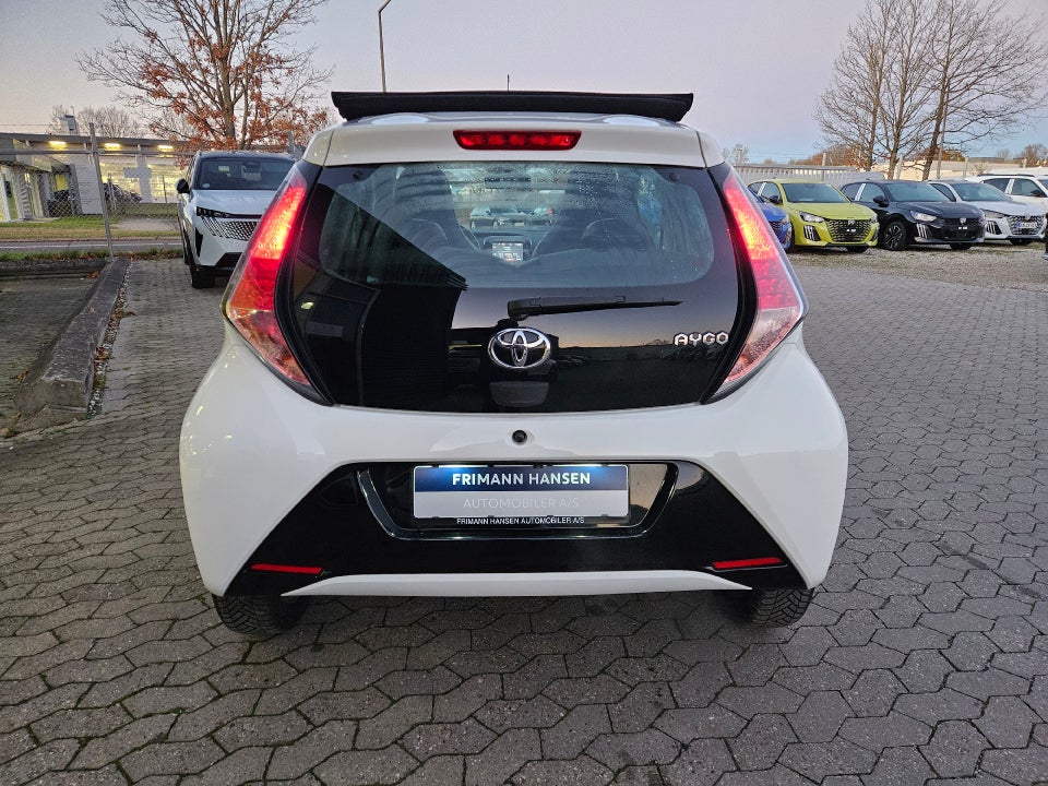 Toyota Aygo 1,0 VVT-i x-wave Sky 5d