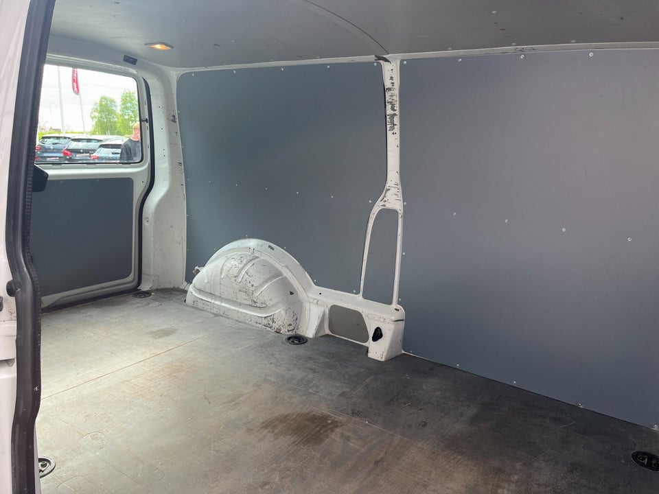 VW Transporter 2,0 TDi 150 Kassevogn DSG lang