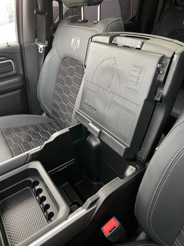 Dodge RAM 1500 5,7 V8 Hemi Laramie Sport aut. 4d