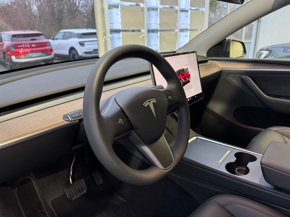 Tesla Model Y RWD 5d