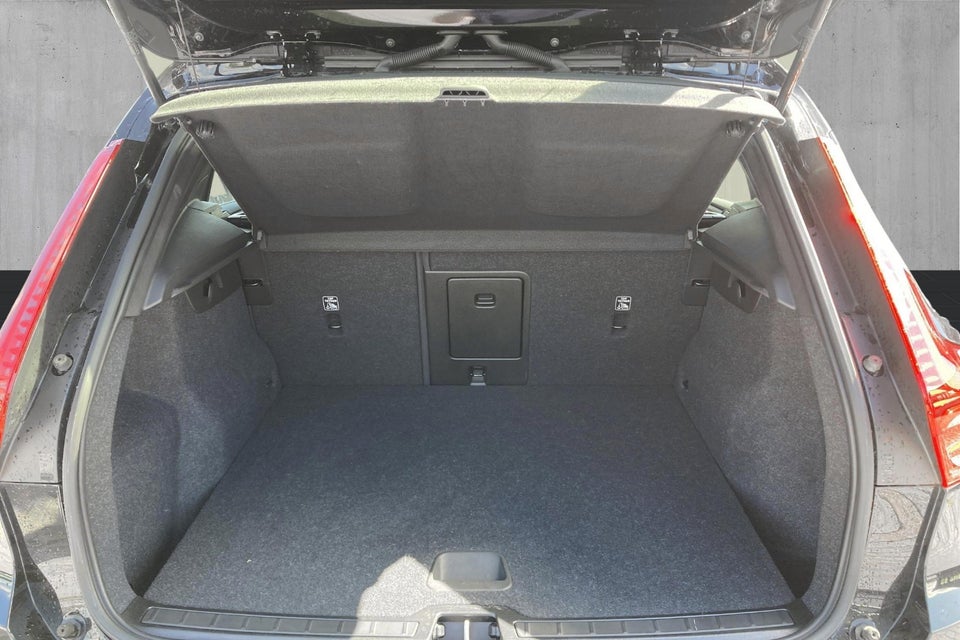 Volvo XC40 P6 ReCharge Core 5d