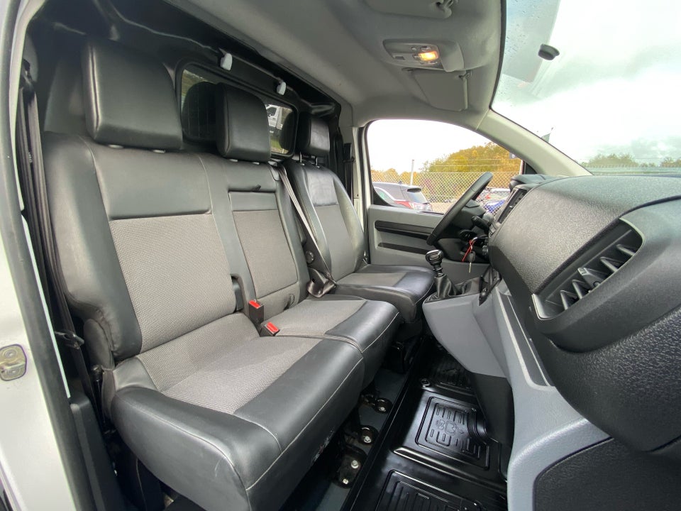 Toyota ProAce 2,0 D 120 Long Comfort 4d