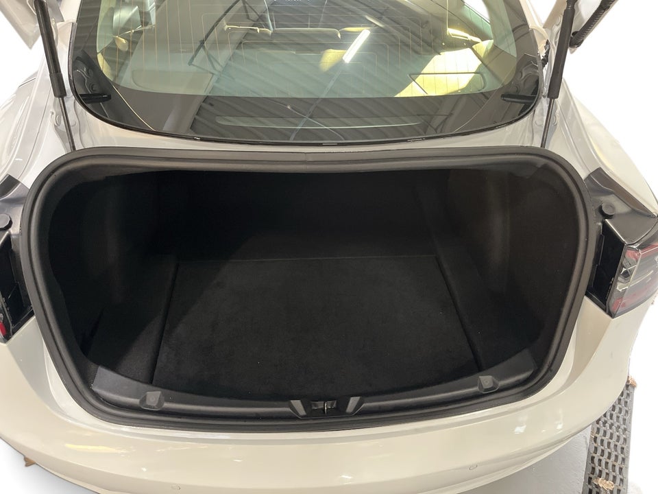 Tesla Model 3 Long Range AWD 4d