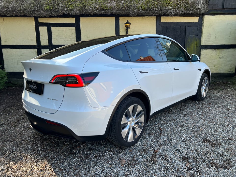 Tesla Model Y Long Range AWD 5d