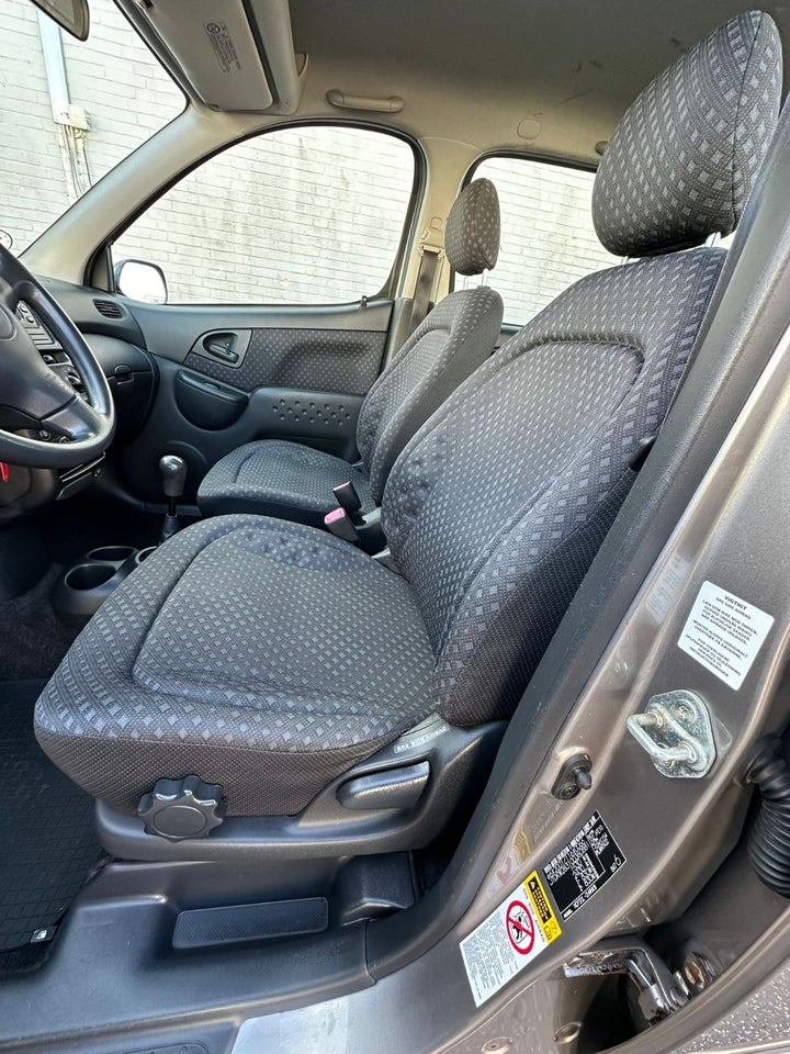 Toyota Yaris 1,3 Sol 5d