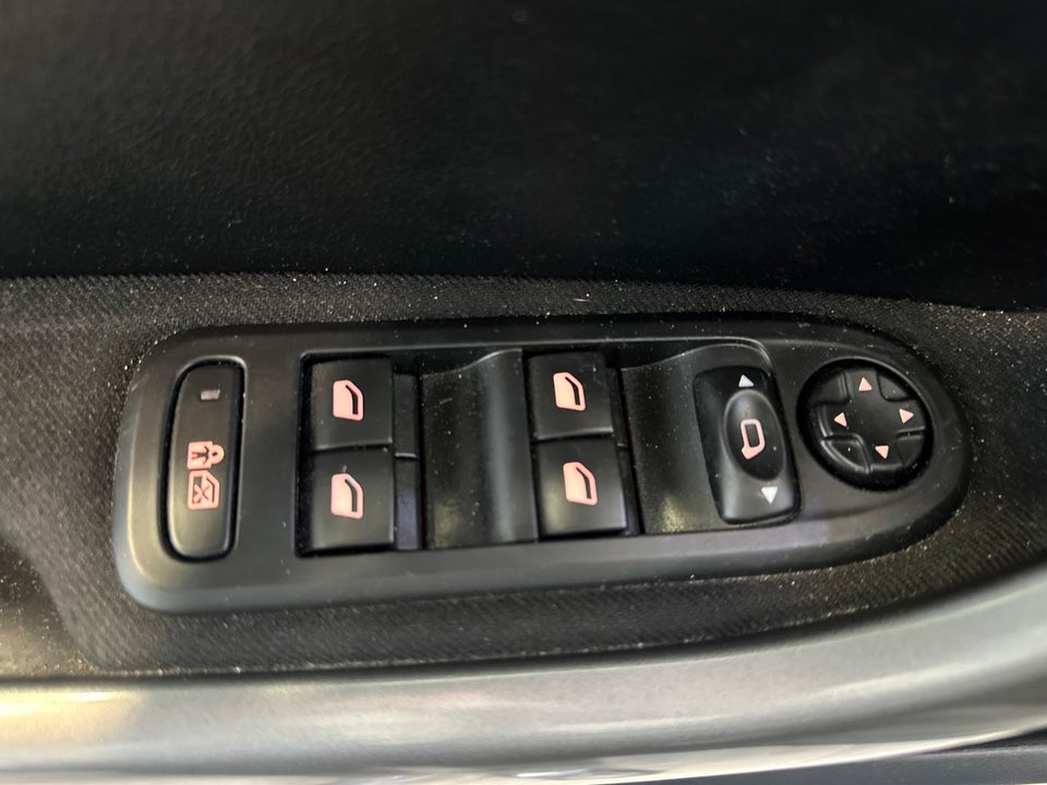Peugeot 308 1,6 VTi 120 Access stc. 5d