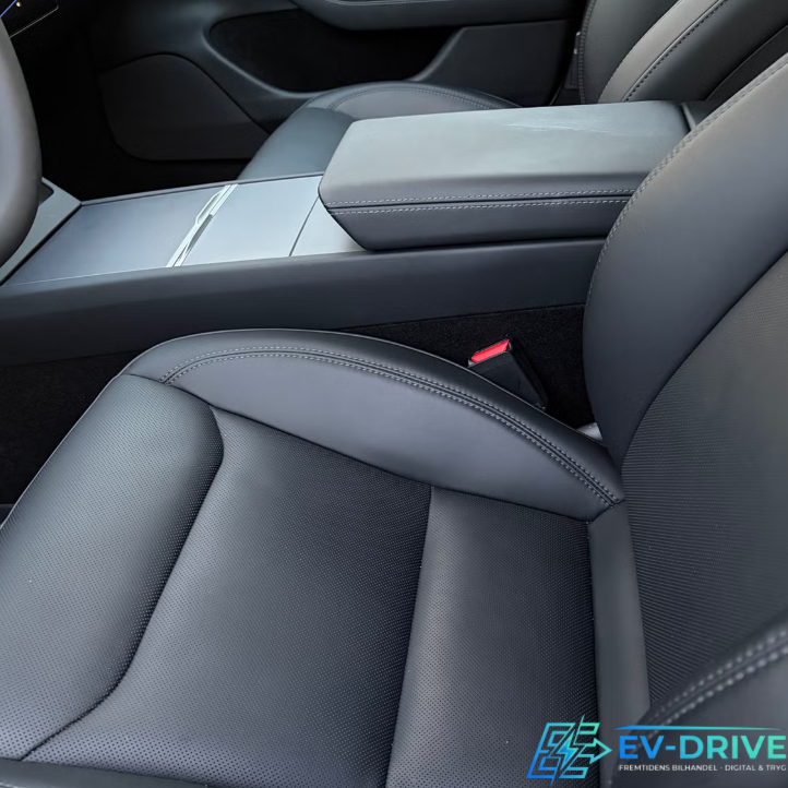Tesla Model 3 RWD 4d