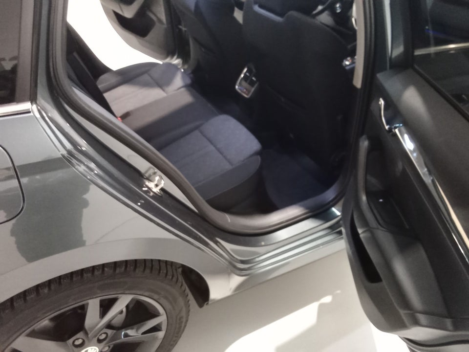 Skoda Octavia 2,0 TDi 150 Business Executive Combi DSG 5d