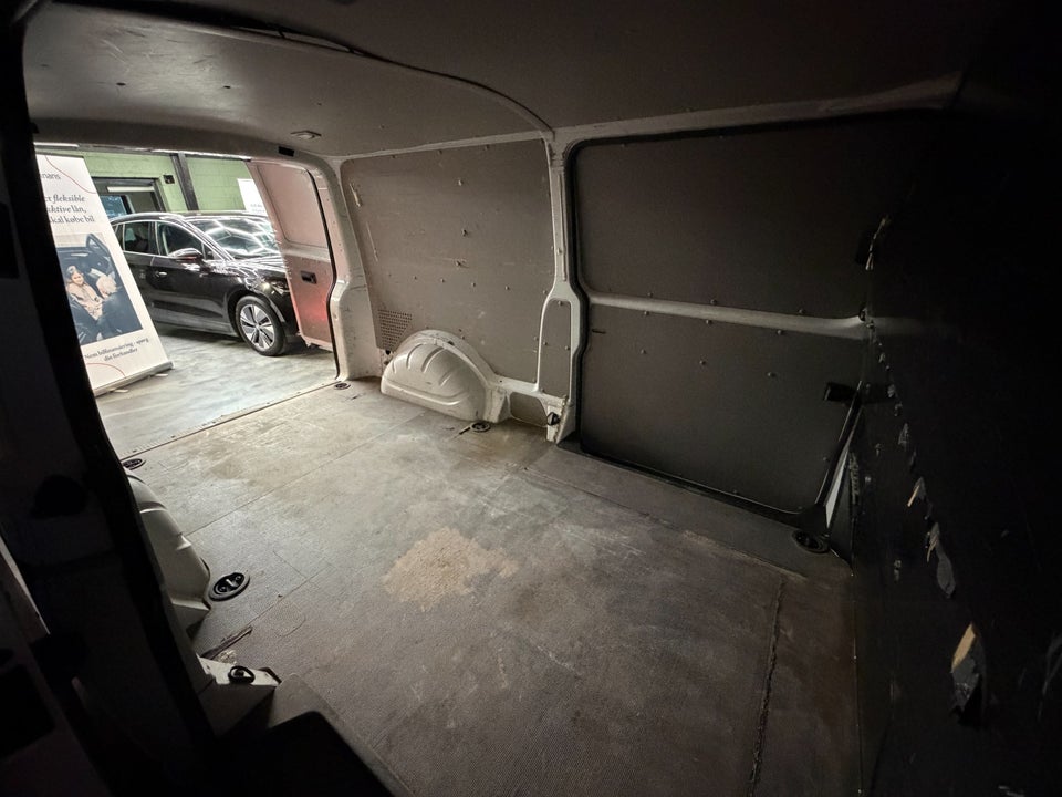 VW Transporter 2,0 TDi 150 Kassevogn DSG lang