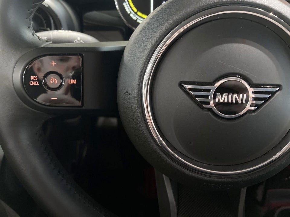 MINI Cooper SE Classic Trim 3d