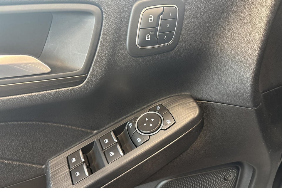 Ford Kuga 2,5 PHEV Vignale CVT 5d