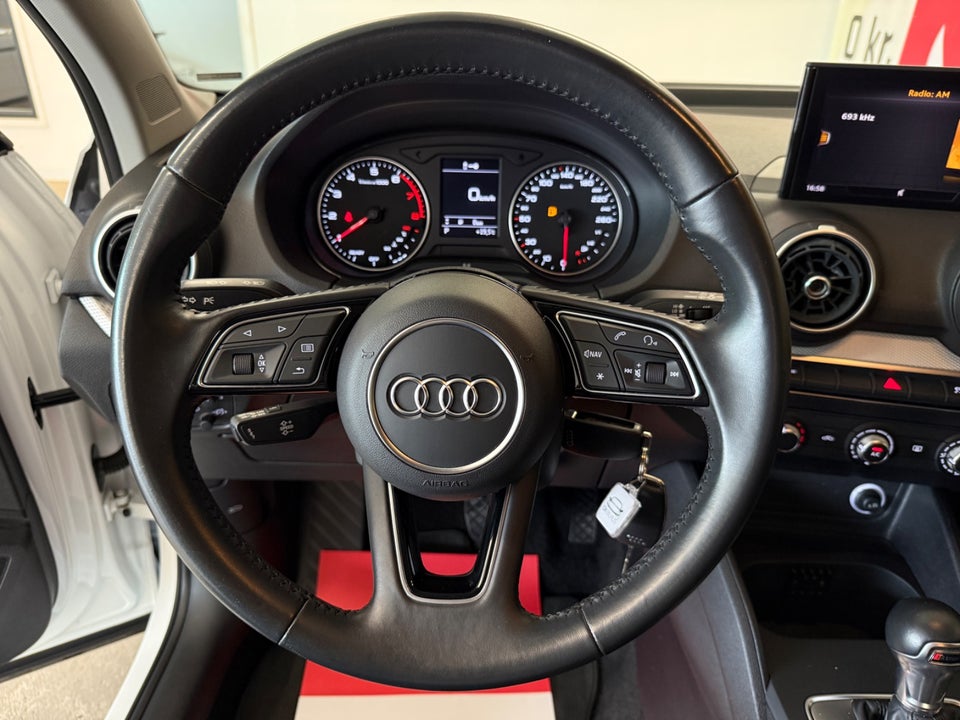 Audi Q2 30 TFSi S-tr. 5d