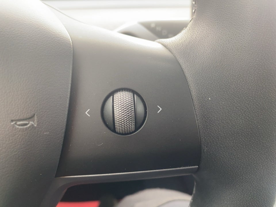 Tesla Model Y RWD 5d